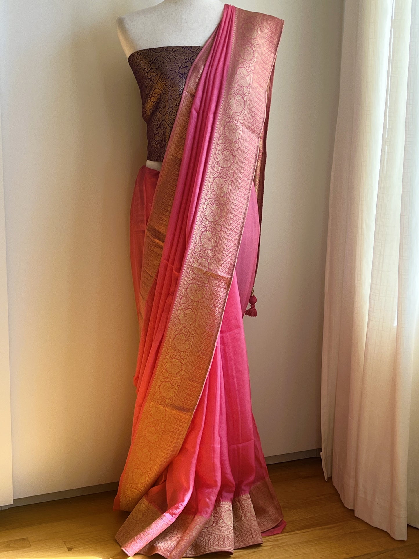 Pink Woven Viscose Fabric Saree