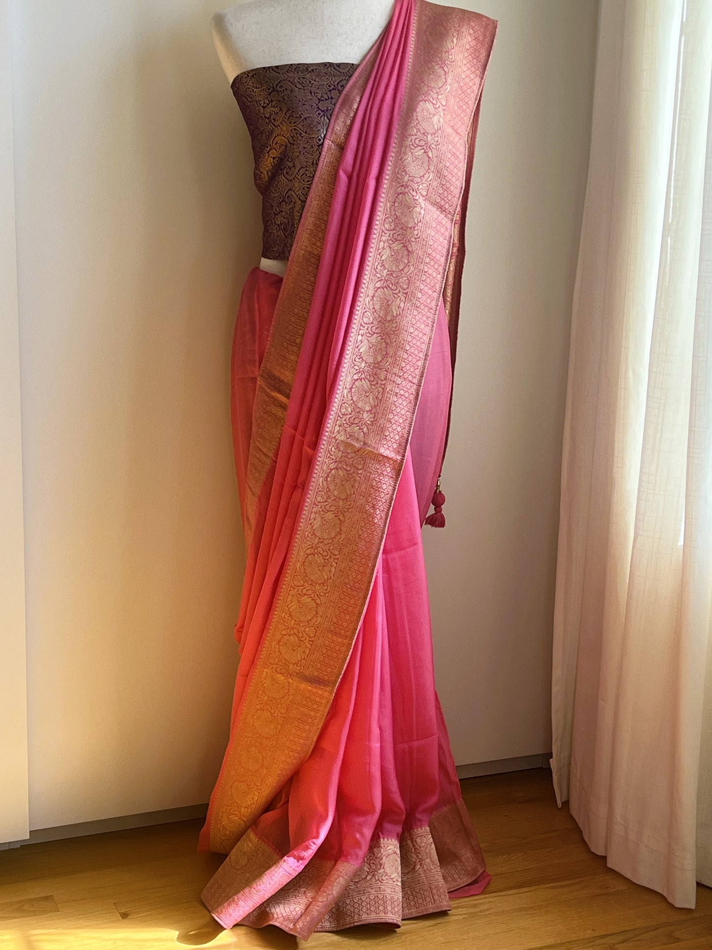 Pink Woven Viscose Fabric Saree
