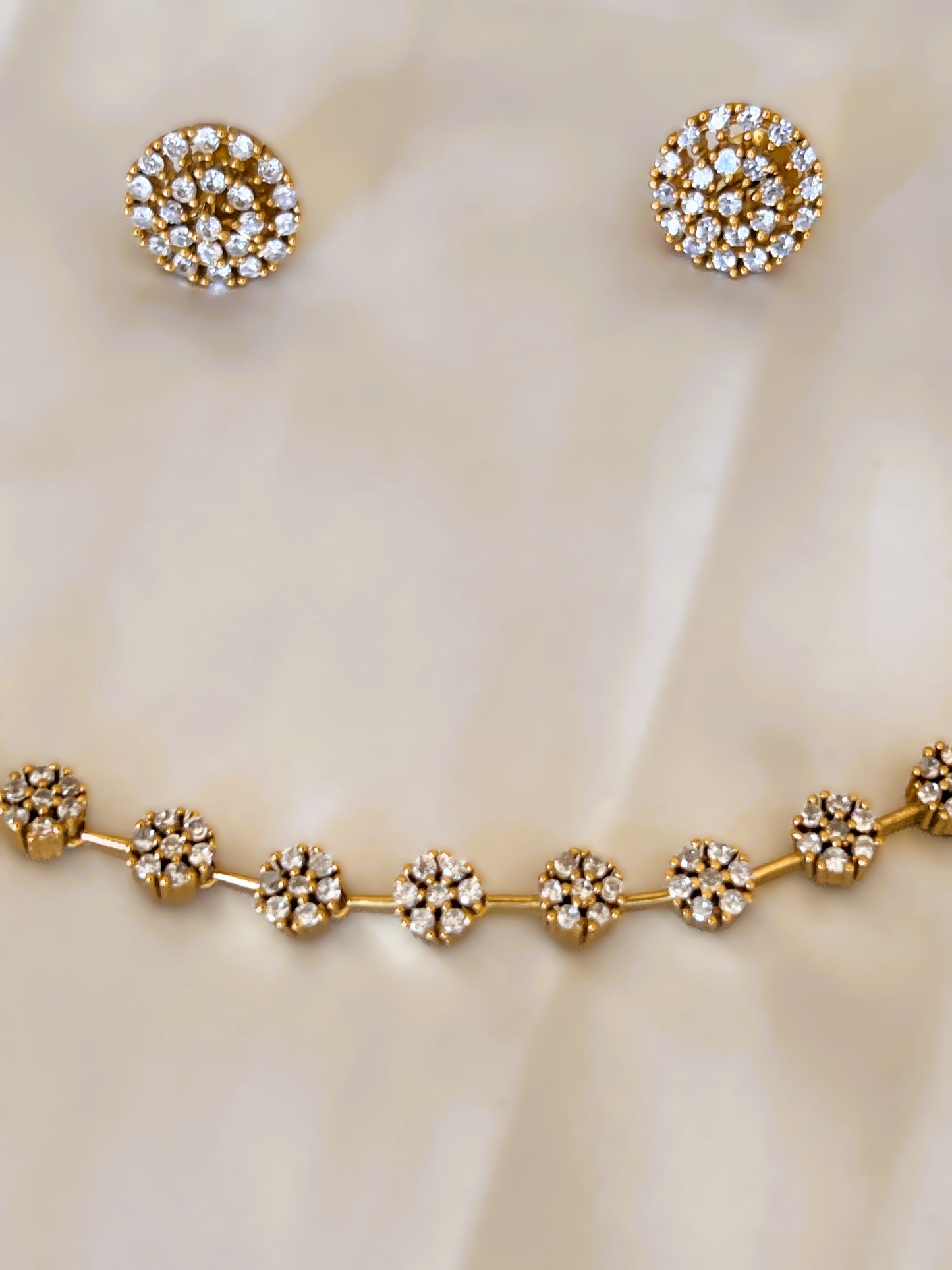 White AD Floral Choker/Necklace