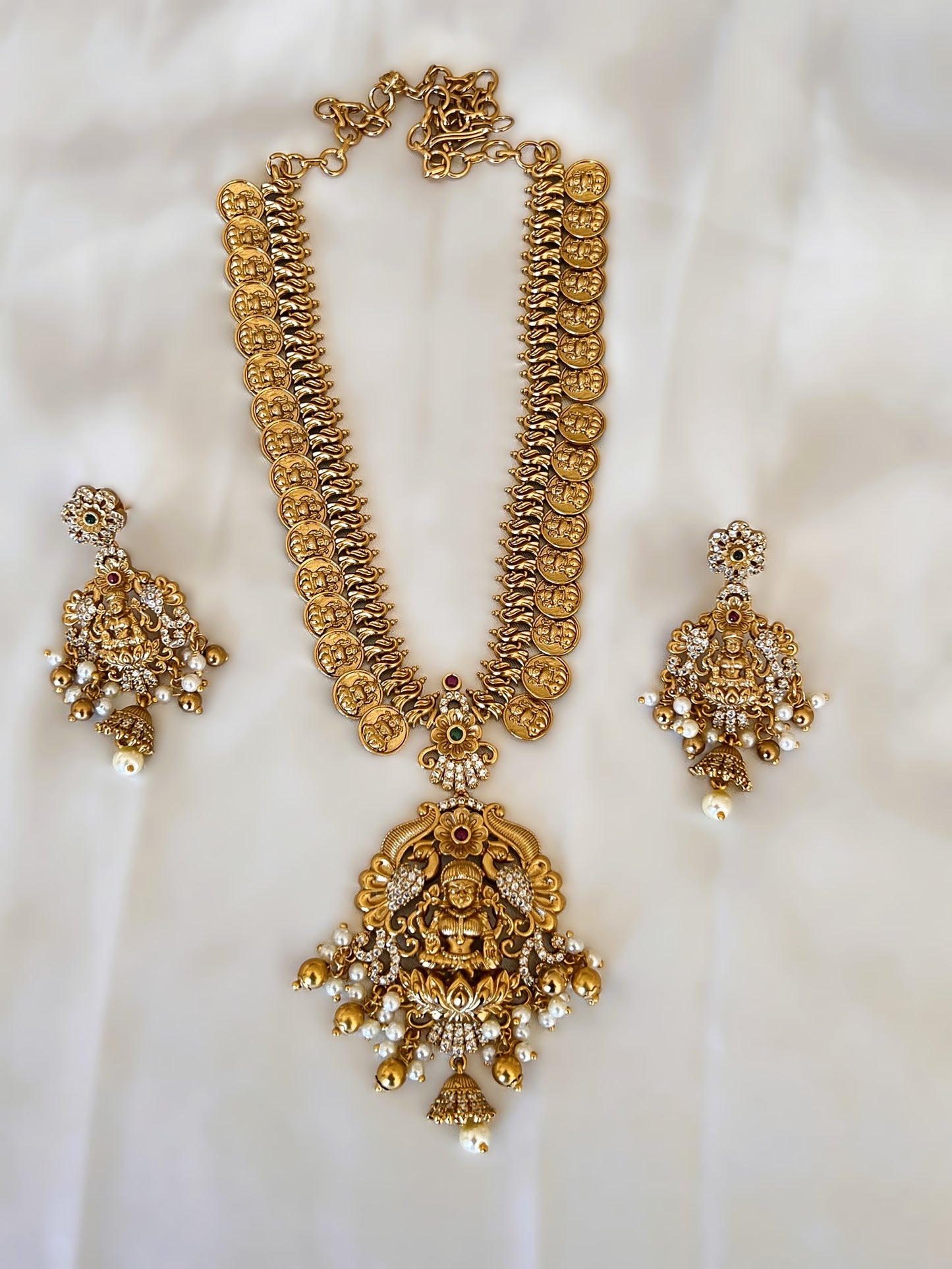 Antique Finish Gold Goddess Coin Short Necklace