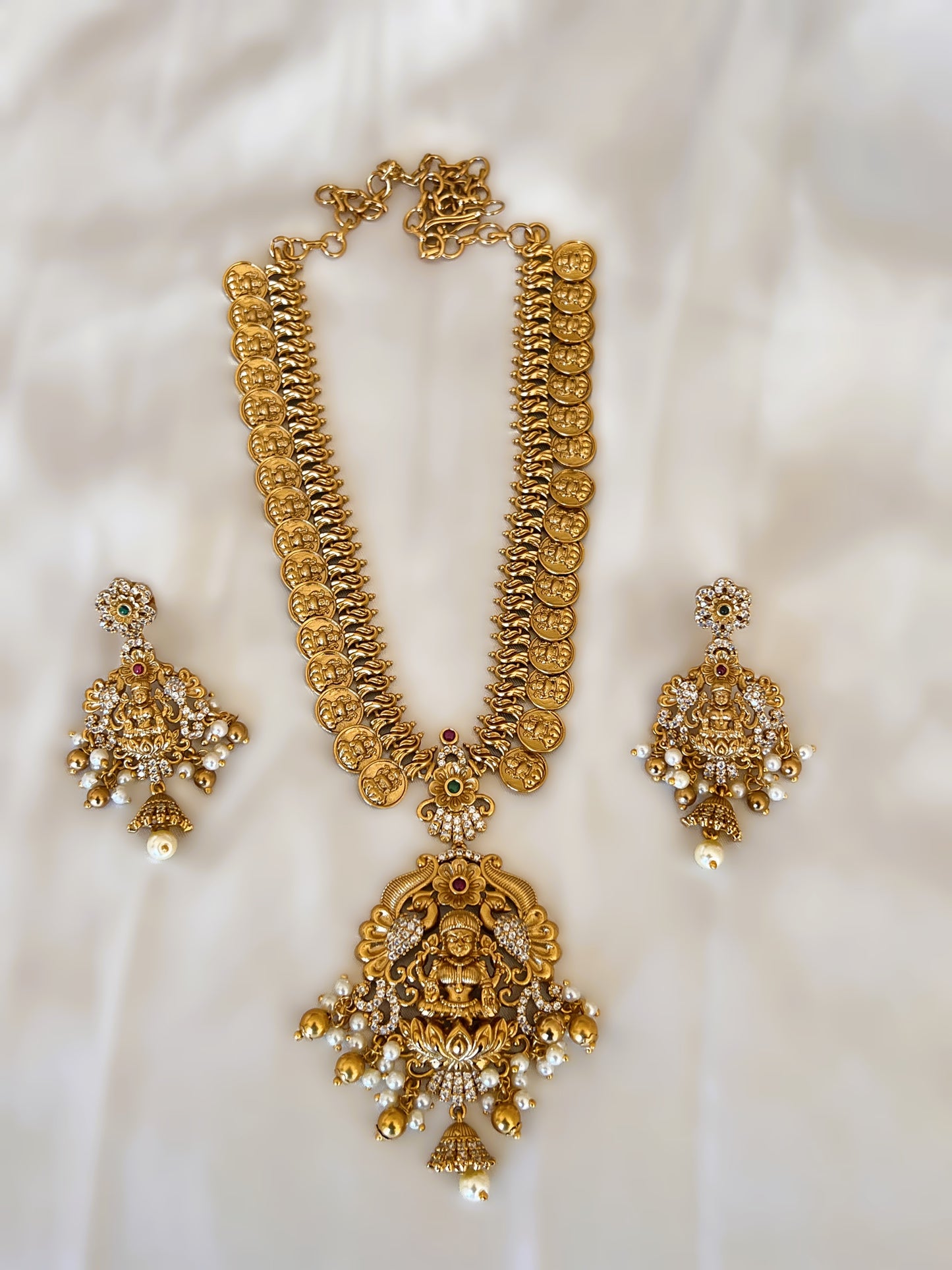 Antique Finish Gold Goddess Coin Short Necklace
