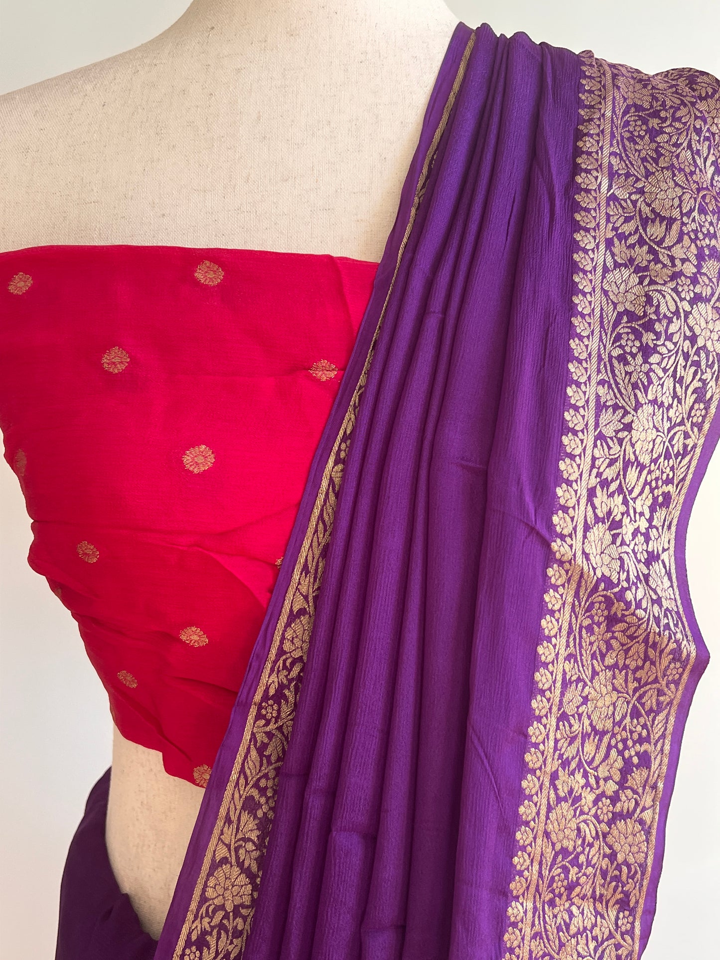 Purple Chinnon Saree With Pink Unstitched blouse