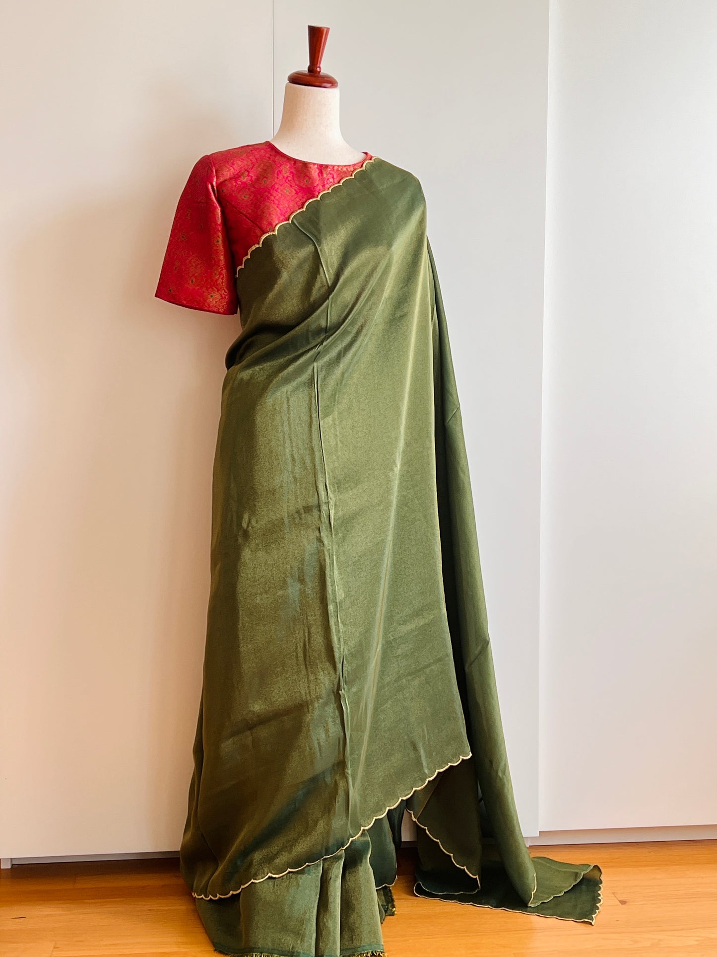 Green Tissue Silk Scalap Saree with Pinkish Red Pure Banarasi Brocade Stitched Blouse (SIZE L)