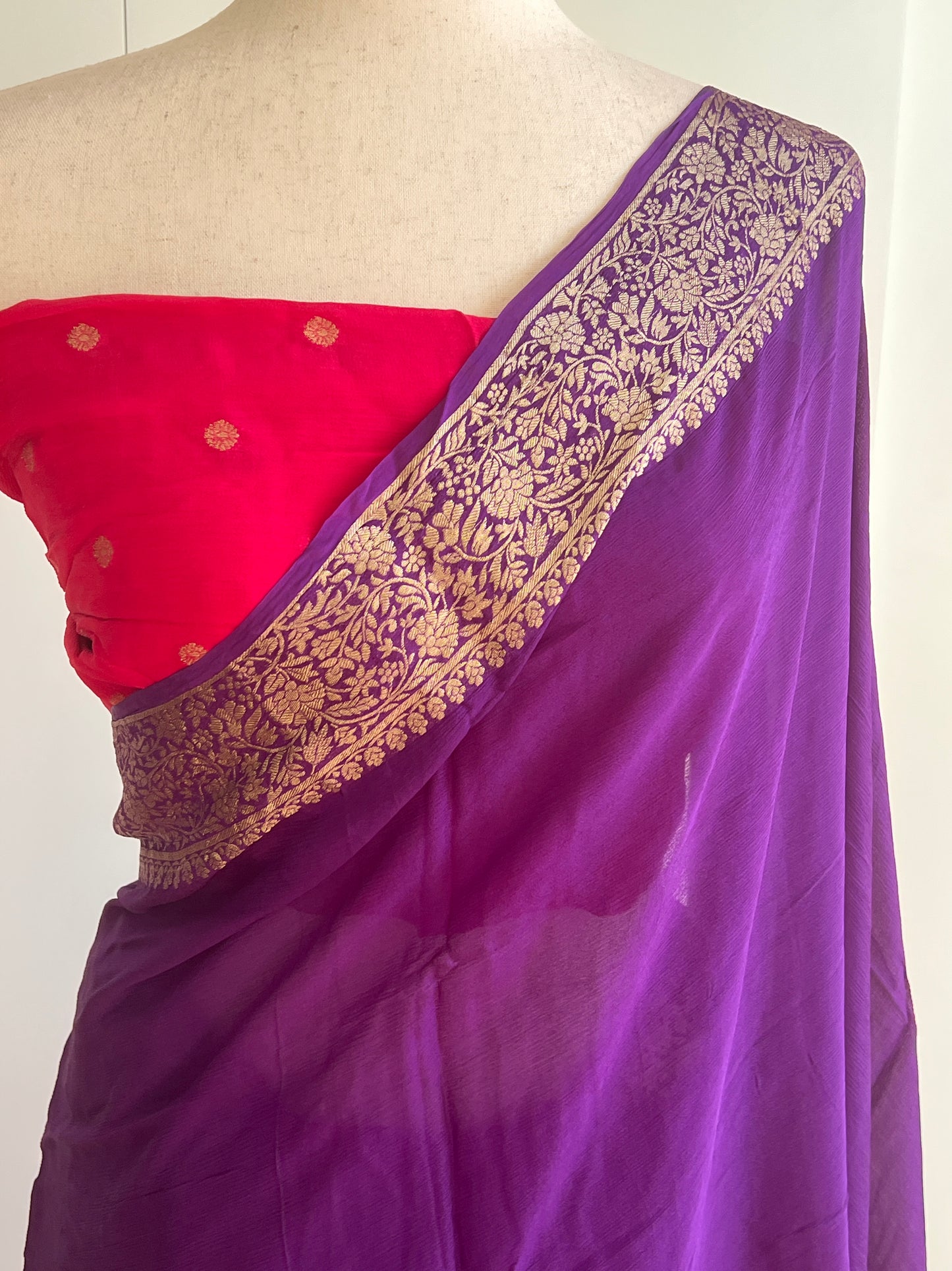 Purple Chinnon Saree With Pink Unstitched blouse