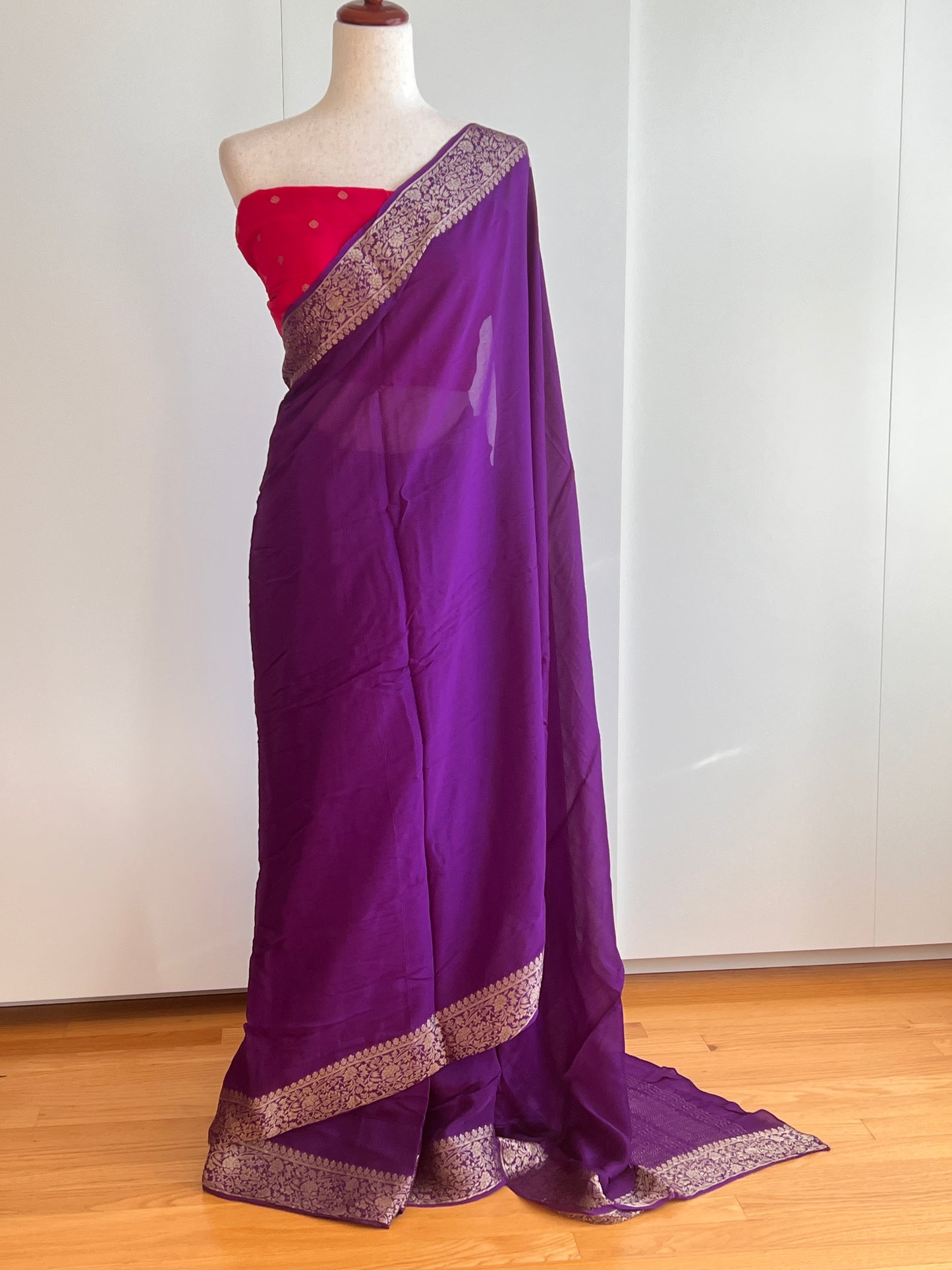 Purple Chinnon Saree With Pink Unstitched blouse